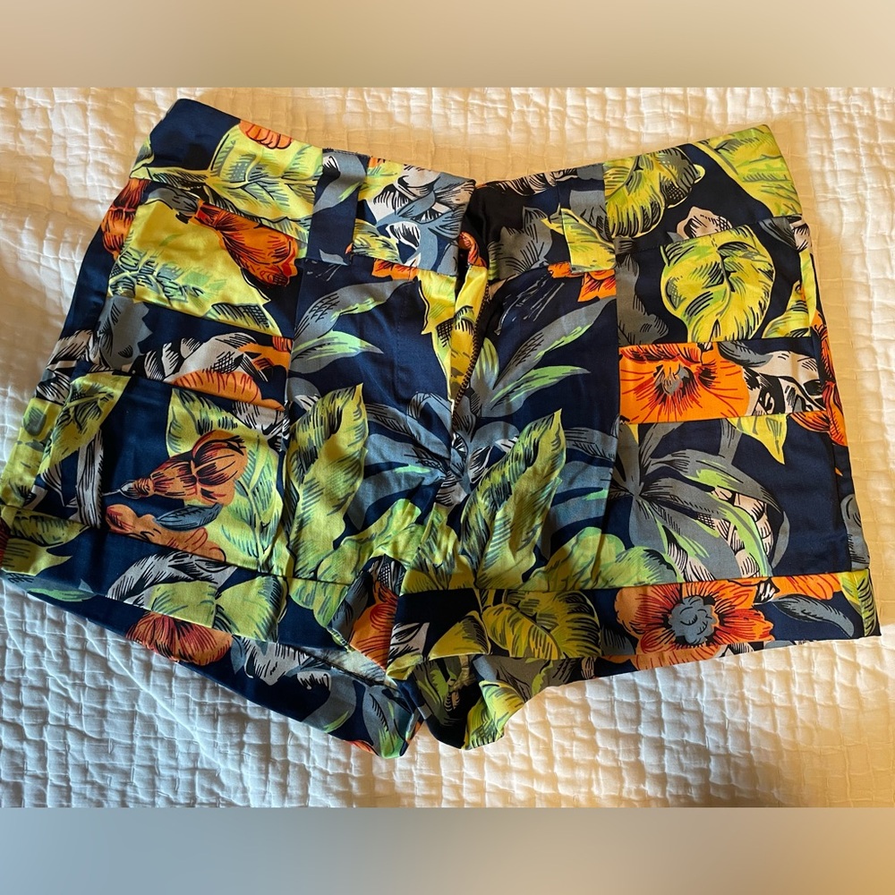 French Connection “Totally Tropical” Short, Size 4, NWT